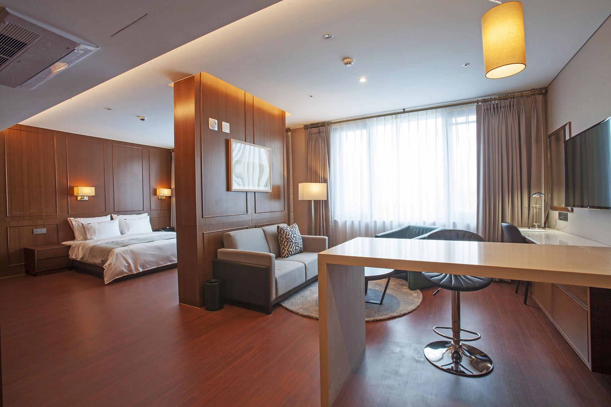 Gwangyang Lacky Hotel Buitenkant foto