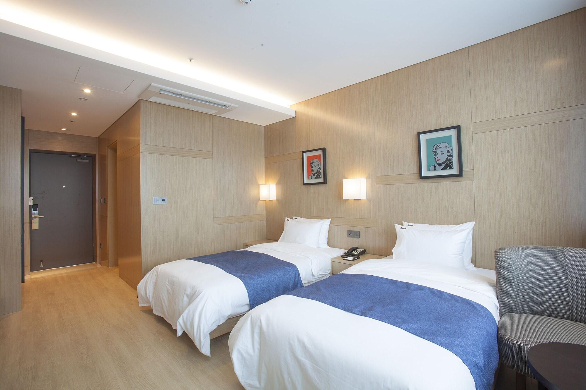 Gwangyang Lacky Hotel Buitenkant foto