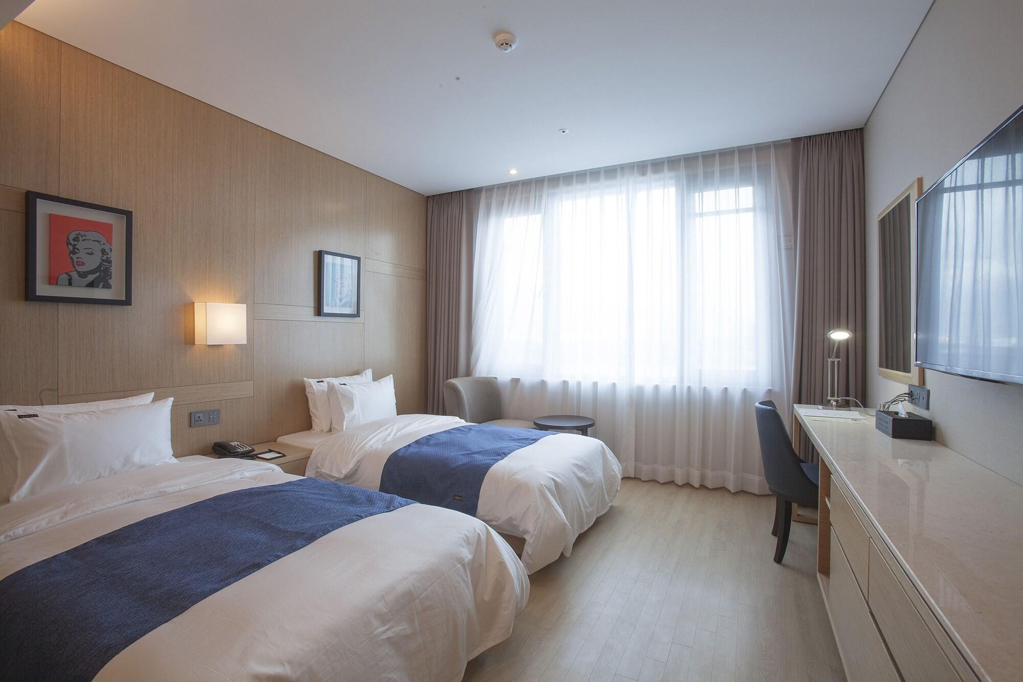Gwangyang Lacky Hotel Buitenkant foto