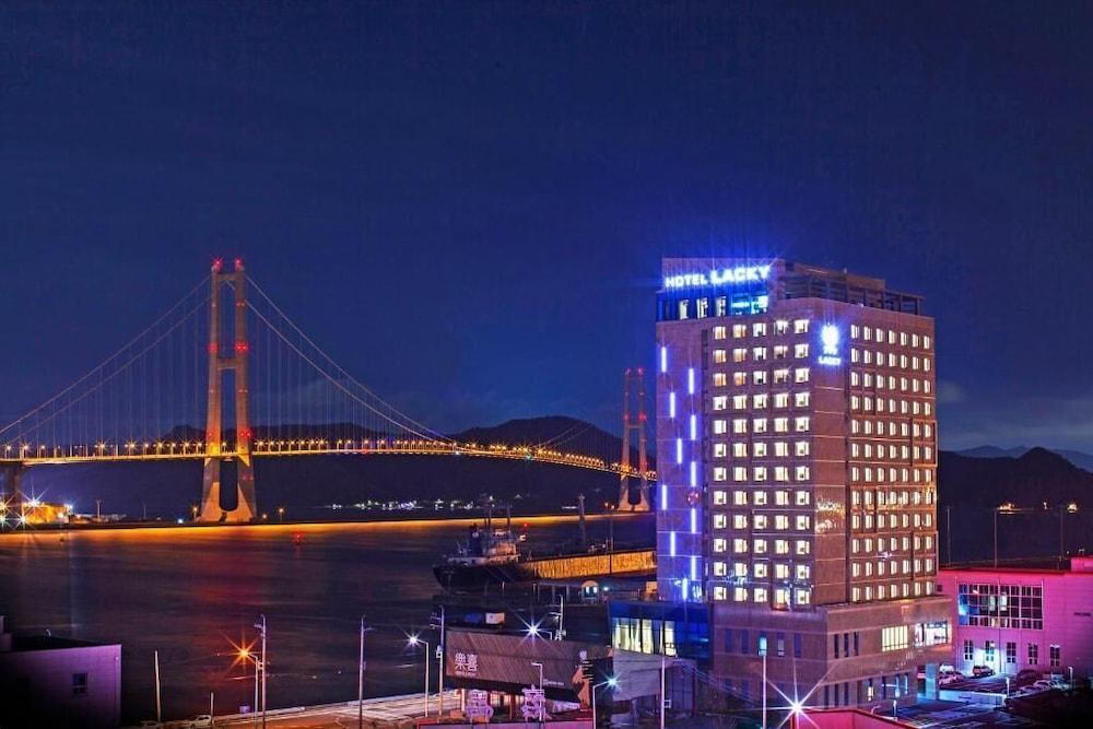 Gwangyang Lacky Hotel Buitenkant foto