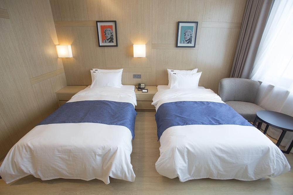 Gwangyang Lacky Hotel Buitenkant foto