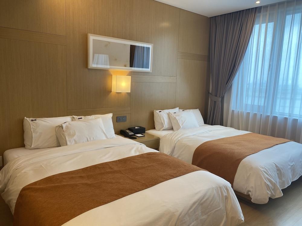 Gwangyang Lacky Hotel Buitenkant foto