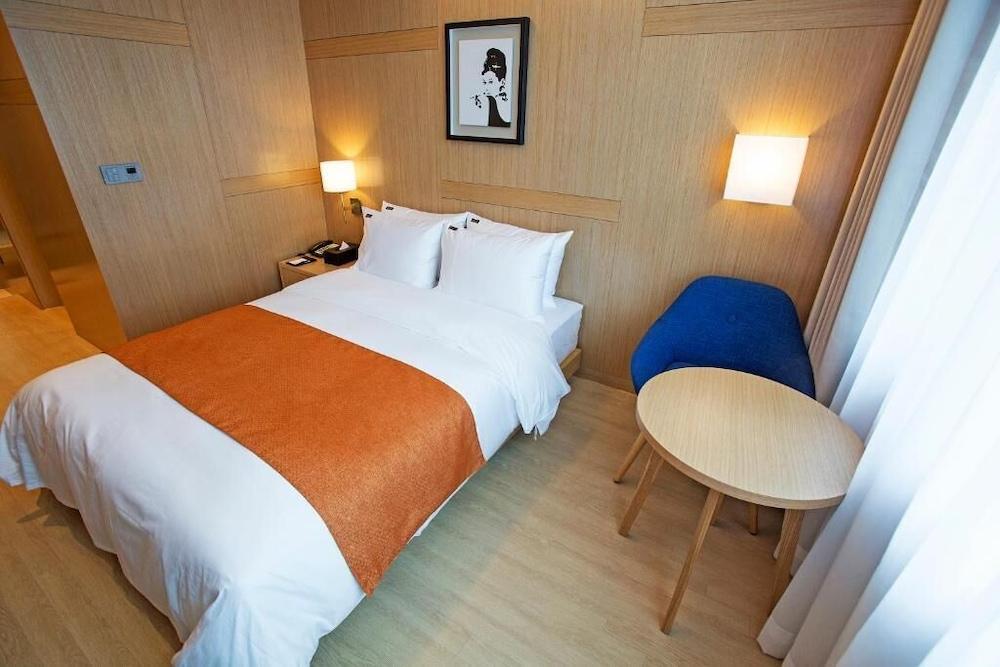 Gwangyang Lacky Hotel Buitenkant foto